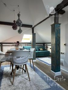 Пространства за гости Синият час - апартамент Little Wing