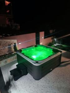 Holiday house Dea with outdoor jacuzzi
