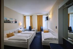 Triple Room room in Hotel Garni Herdegen