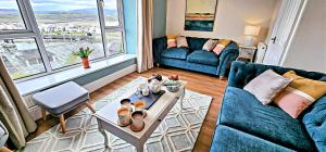 Harbour & Mountain Views, Porthmadog House, Sleeps 9, 4 Bedrooms, Two and Half Bathrooms