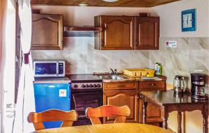 1 Bedroom Awesome Apartment In Retowo 4