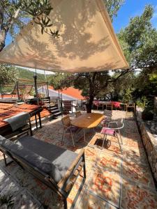 Seaside forest apartment