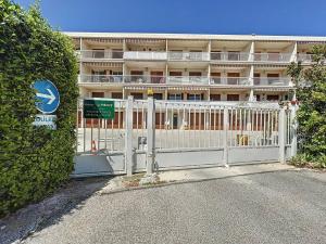 Appartements T1 cosy avec terrasse et parking prive pres de la plage des Lecques - FR-1-770-7 : photos des chambres