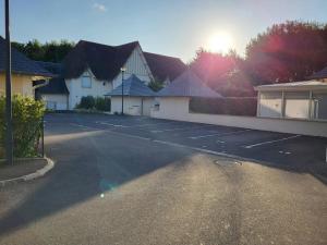 Maisons de vacances Maison de vacances pour 6 personnes a 600m de la plage avec terrasse et jardin, ideale en famille - FR-1-788-13 : Maison de Vacances