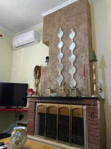 Ramos Charming 2-Bedroom Apartment with Sunlit Veranda - 3rd
