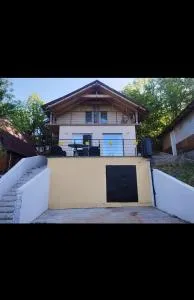 Bovan vikendica za odmor i dušu izdavanje - Jošanica