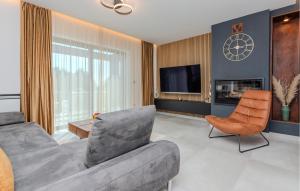 Lovely Home In Privlaka With Jacuzzi