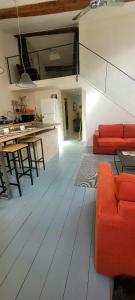 Magnifique LOFT Déco sur le port et à 5mn des plages wifi Clim 85 m2