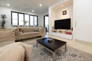 Simply Stunning Darwin Waterfront Retreat