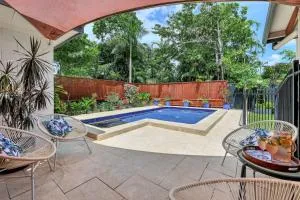 Villa Frangipani on Zealandia - Old World Charm - Berry Springs