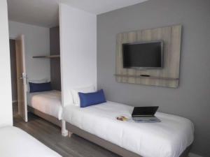 Hotels Hotel Le Circuit Le Mans : Chambre Familiale