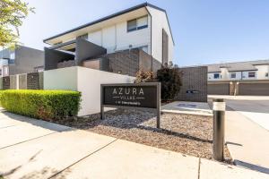 Cheerful 4BR Townhouse with Free Parking and WIFI