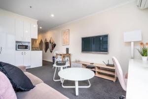 2BR Apt in the heart of the Gungahlin Town Centre - Hosted by CanStay