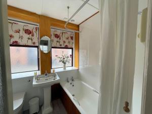 Charming Cosy Traditional Scottish Cottage - Pass the Keys