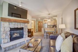 1 Bedroom Mountain Condo In River Run Village With Expansive Mountain Views And Walking Distance To Ski Slopes