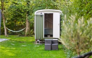 Cozy Home In Baarland With Wifi