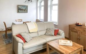 Cozy Apartment In Wurster Nordseeküste