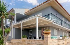 5 Bedroom Awesome Home In Scicli