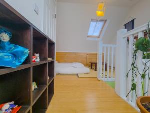 Charming Home Near Thames DLR - Pass the Keys