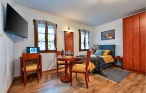 2 Bedroom Lovely Home In Ozalj