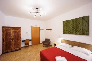 Dante 2 Rooms Apartment Super Central next metro By HouseinNaples