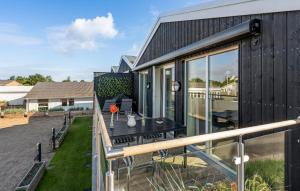 3 Bedroom Cozy Apartment In Slagelse