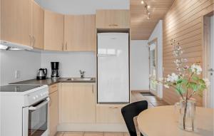 Beautiful Home In Pandrup With Wifi