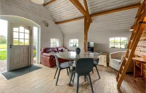 Stunning Home In Putten With Wifi