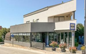 Cozy Apartment In Pjescana Uvala