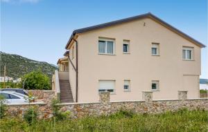 Beautiful Apartment In Starigrad