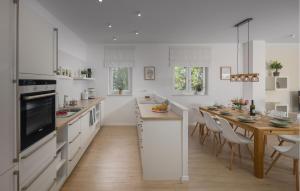 4 Bedroom Lovely Home In Krancici