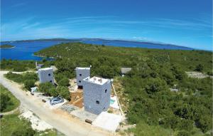 Awesome Home In Dragove With Wifi