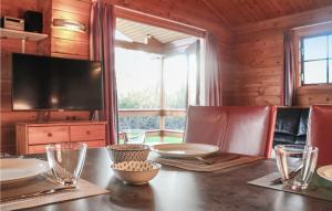 3 Bedroom Cozy Home In Gramsbergen