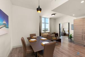 Balcony - Hollywood Beach Broad-walk - Rooftop Pool