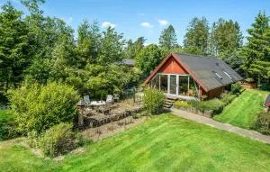 2 Bedroom Gorgeous Home In Glesborg - Glesborg