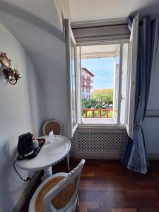 Hotels Hotel Villa Catarie : Chambre Double ou Lits Jumeaux - Vue sur Ville