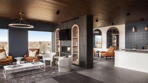 Landing at Noble - 2 Bedrooms in Englewood