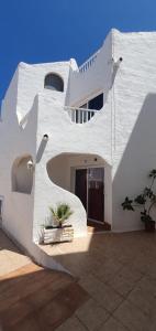 wonderful white appartament in playa las americas