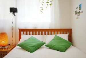 Near Lotte World, KSPO DOME, COEX, Olympic Park, 2 Rooms, 2 Queen beds, 1 super single bed, 5 people