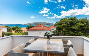 8 Bedroom Gorgeous Home In Okrug Donji