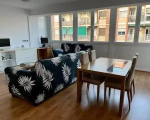 Amplio Apartamento cerca de FIRA y del Centro - Las Corts