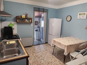 Villas Maison confortable avec grand jardin : photos des chambres