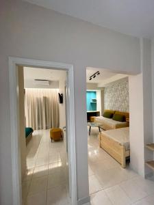 Dinas House