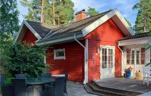 3 Bedroom Gorgeous Home In Degeberga - Brösarp