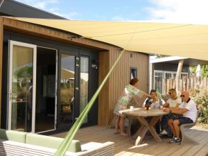 Zonneweelde, Vakantie aan Zee