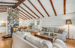 3 Bedroom Cozy Home In Hurup Thy