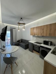 Cozy City Center Apartment B