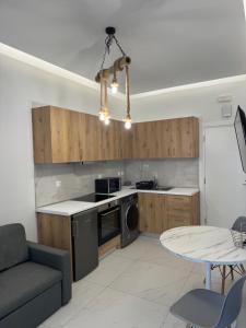 Cozy City Center Apartment B