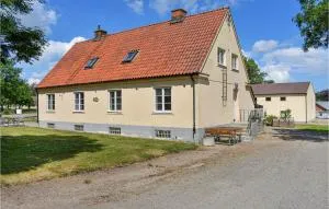 Awesome Home In Tomelilla With Kitchen - Bollerup