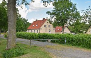 Awesome Home In Tomelilla With Kitchen